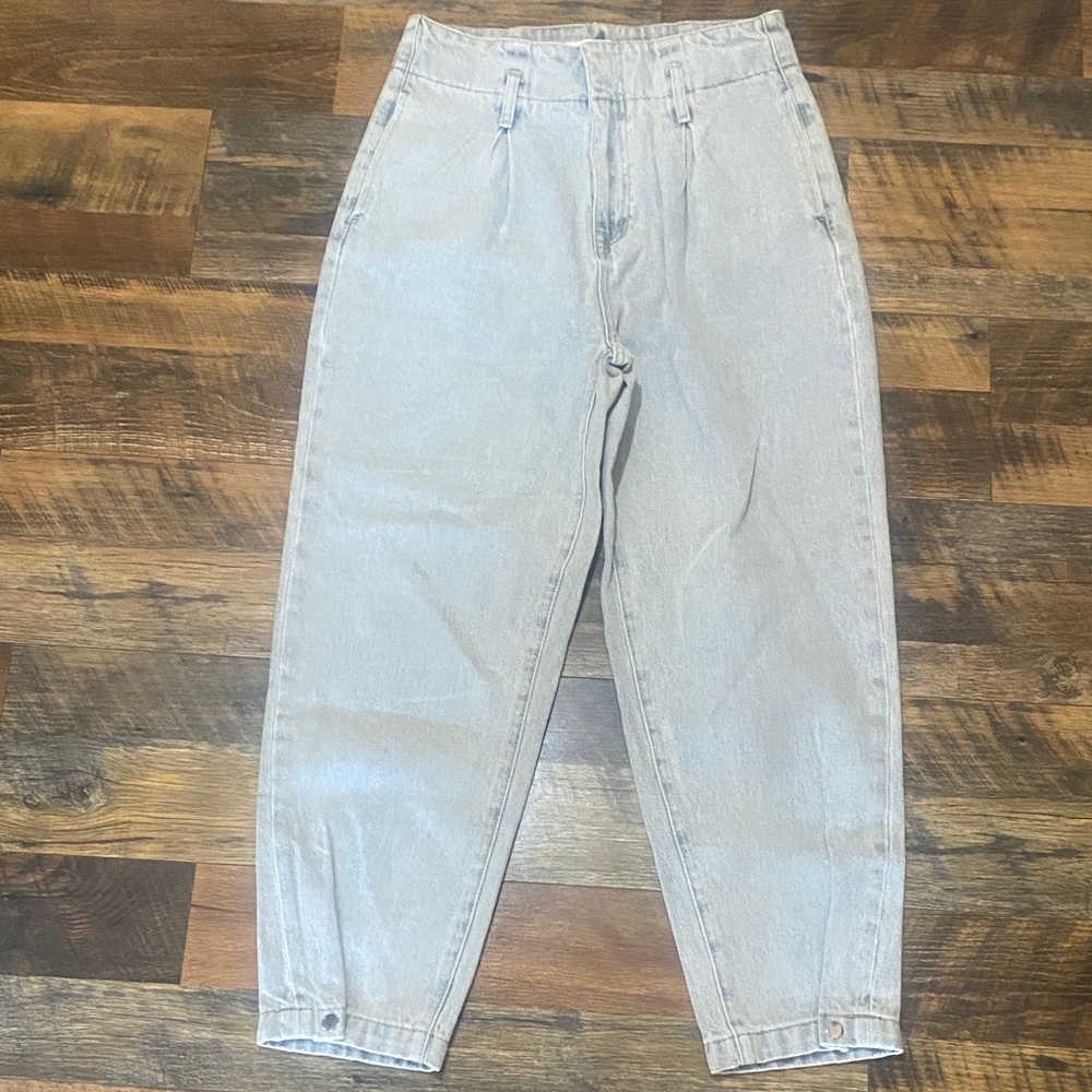 Insane Gene Hi-Rise Balloon Light Wash‎ Denim Jeans
